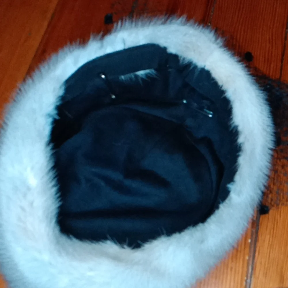 * SOLD * Vintage fur hat beret - Picture 9 of 10